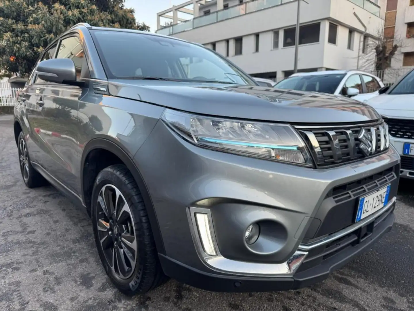 Suzuki Vitara 1.4 Hybrid 4WD AllGrip Top Grigio - 2