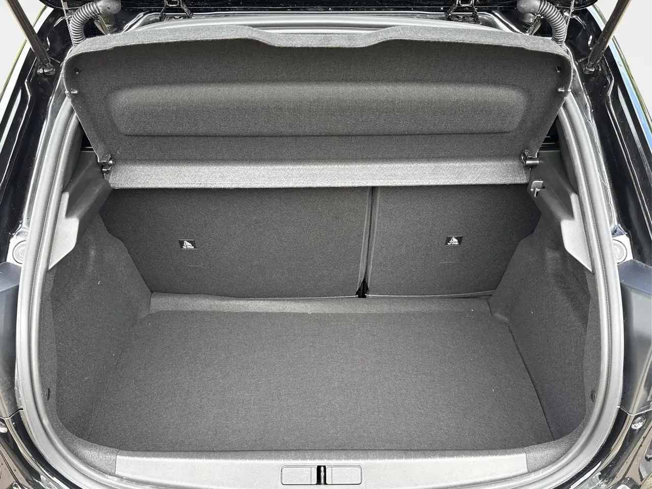 Peugeot 208 2026 — фото 12