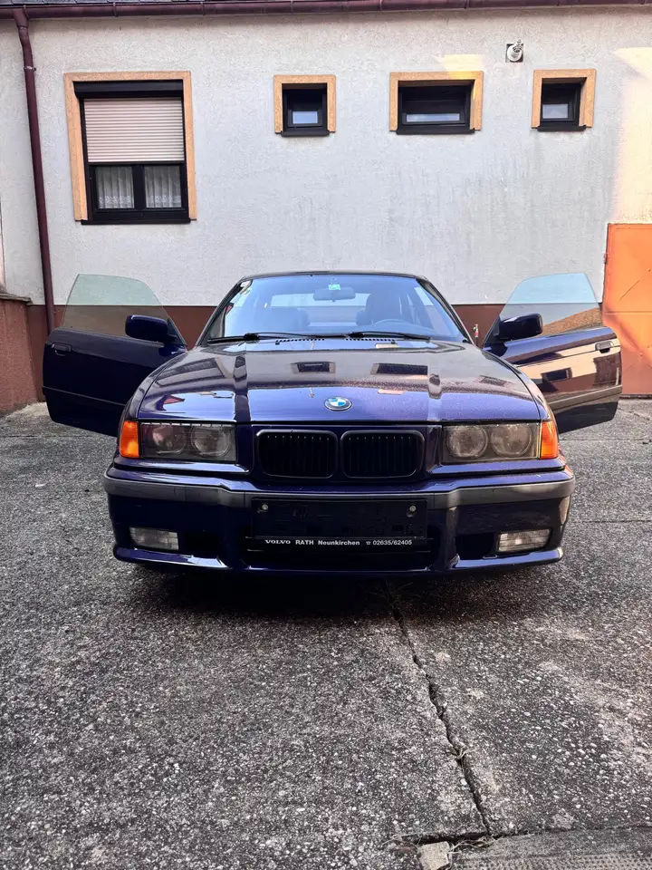 BMW 320i Coupé, foto 3