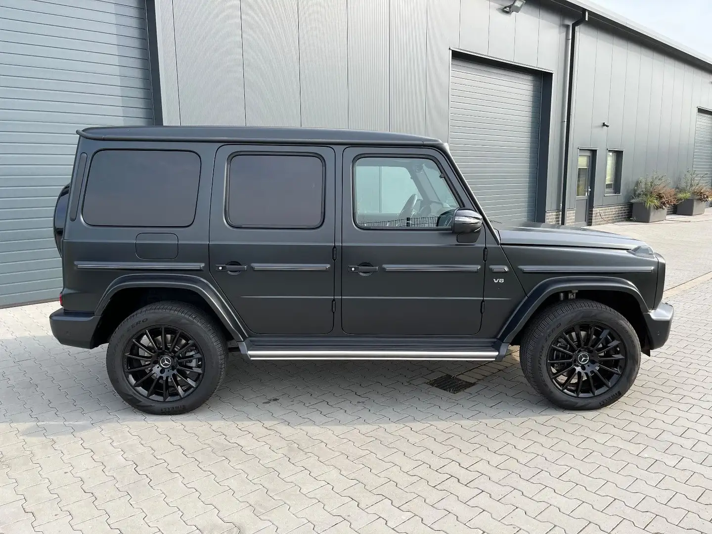Mercedes-Benz G 500 / AMG Line / Night-Paket / magno Lack Schwarz - 2