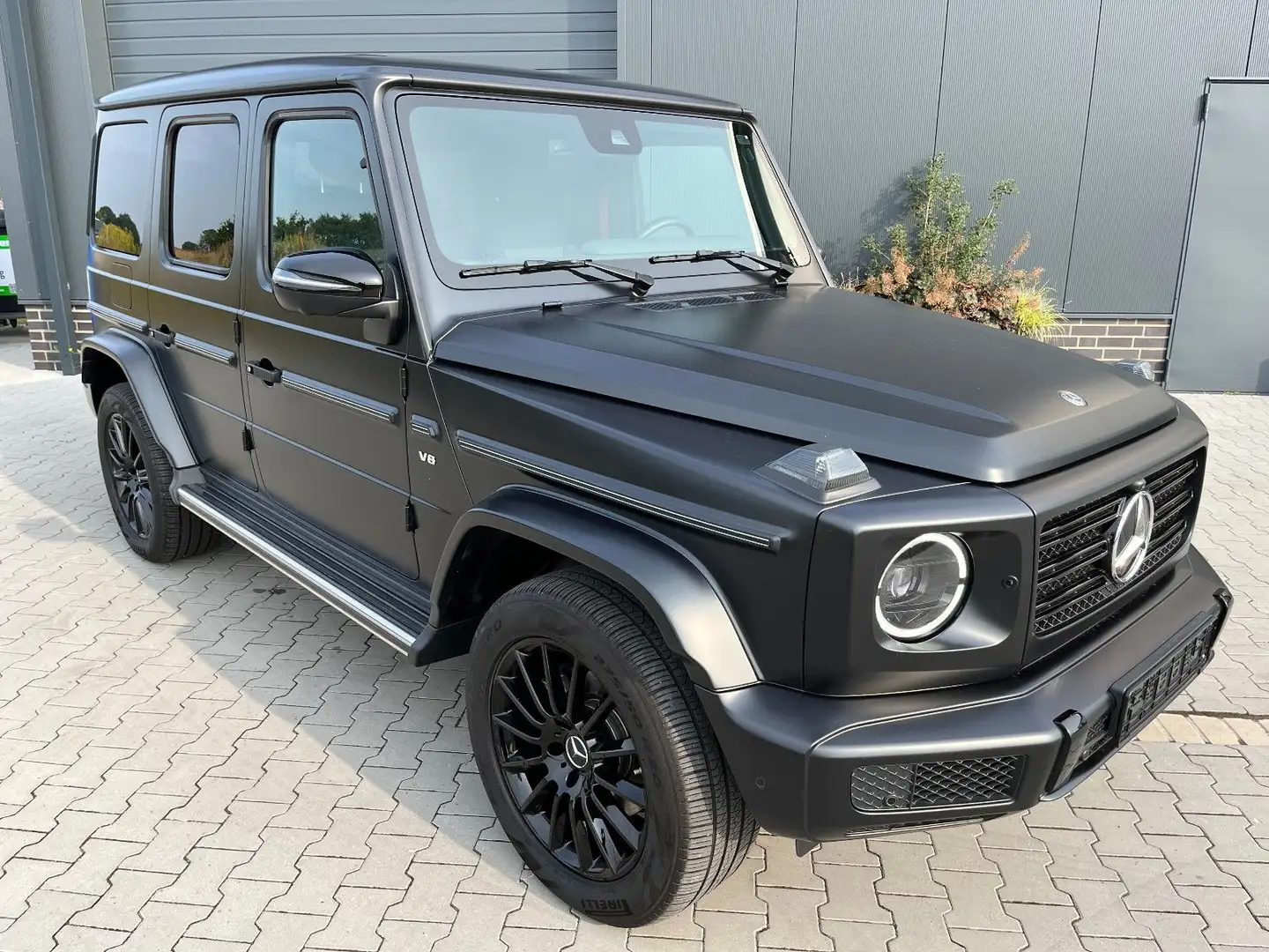 Mercedes-Benz G 500 / AMG Line / Night-Paket / magno Lack Schwarz - 1