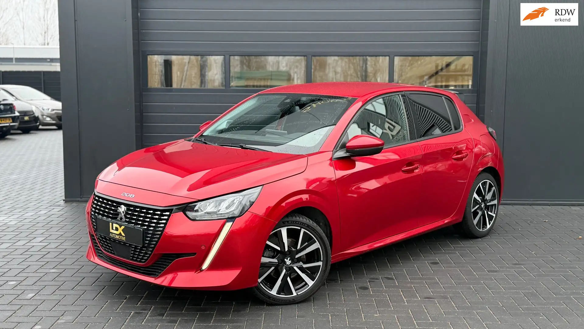 Peugeot 208 1.2 PureTech Allure GT-Line Carplay|Led|Camera Rood - 1