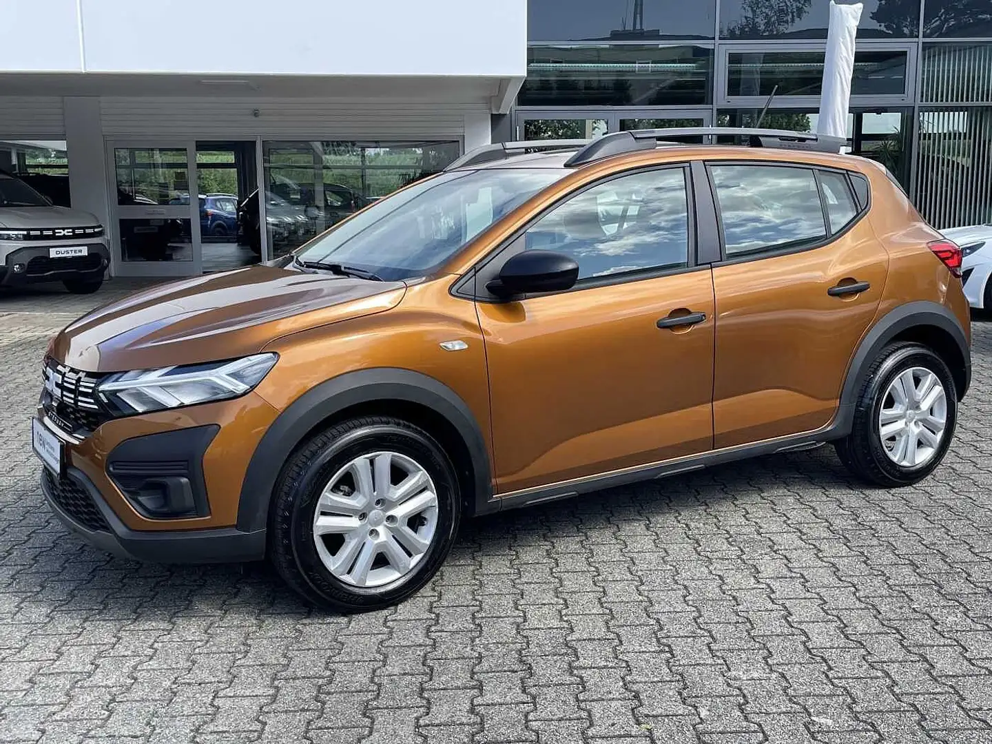 Dacia Sandero Stepway Essential TCe 90 Orange - 1