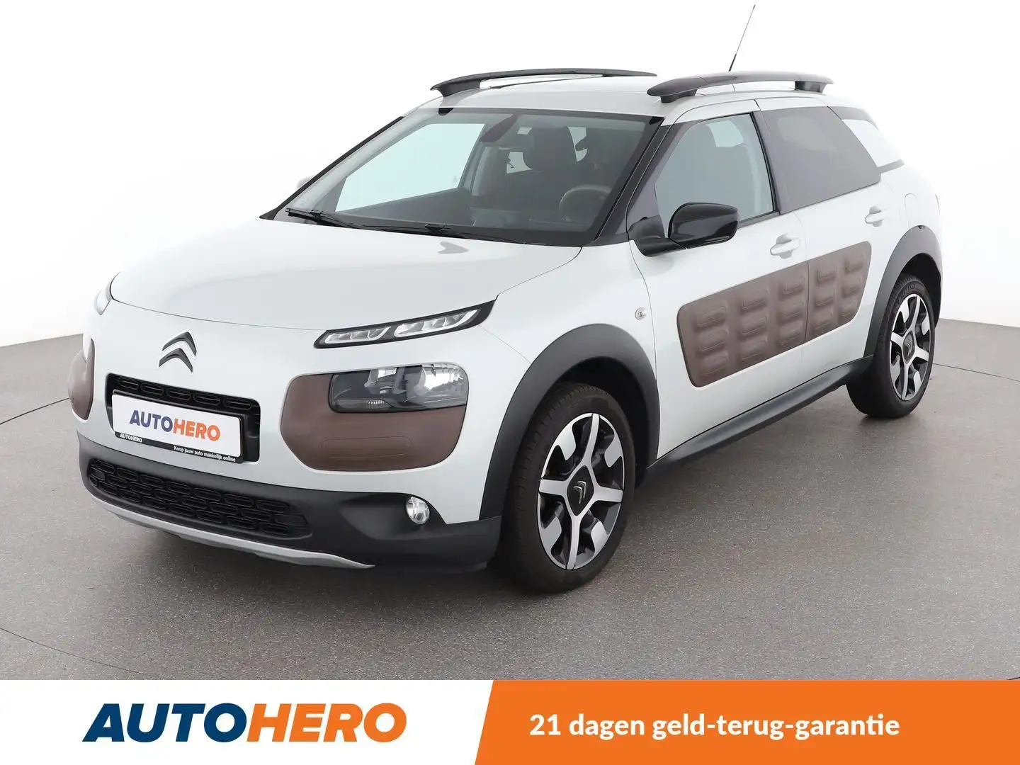 Citroen C4 Cactus 1.2 e-VTi Shine Edition Wit - 1
