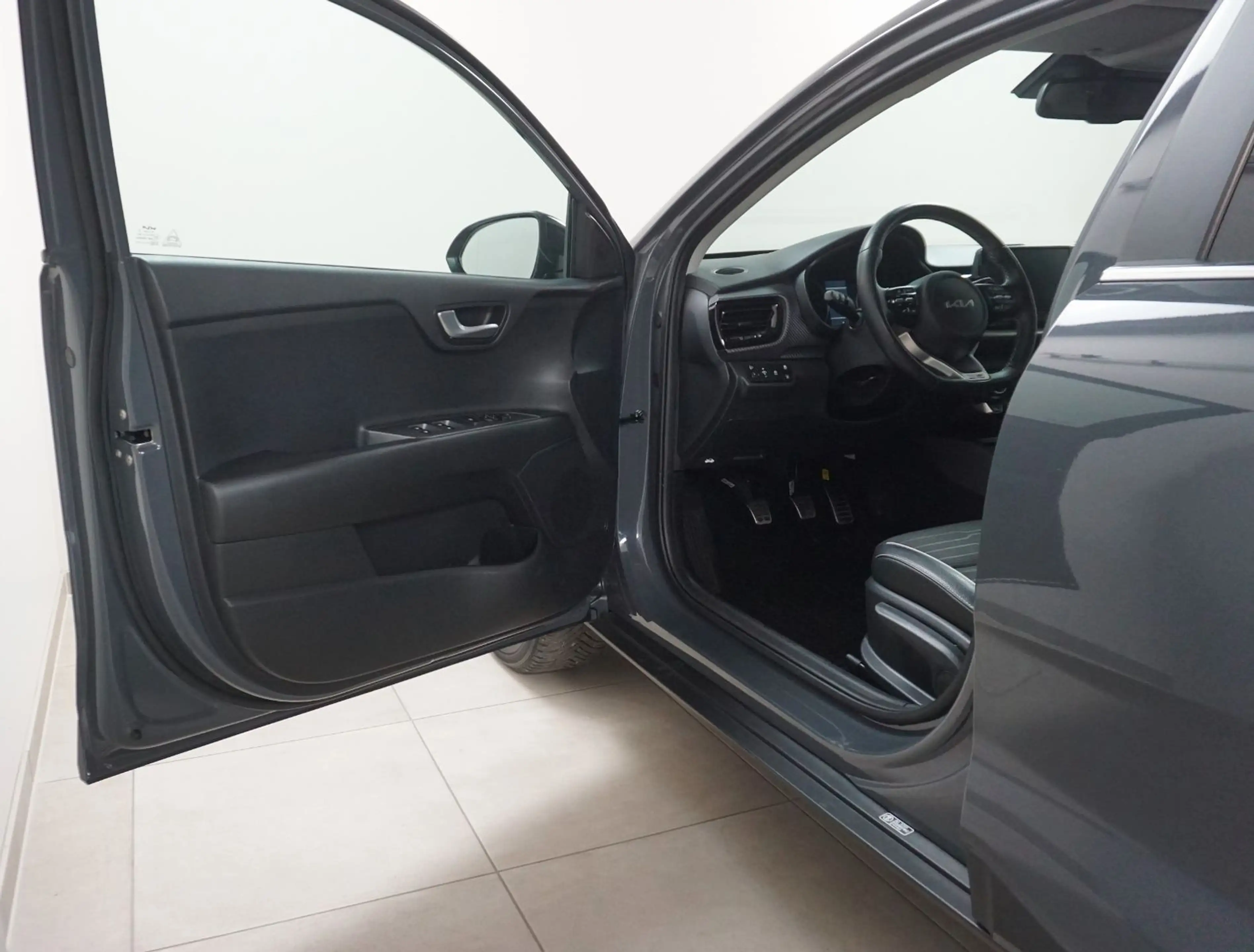Kia Stonic GT-Line SCHECKHEFT GARANTIE ERST 13000 KM — photo 10