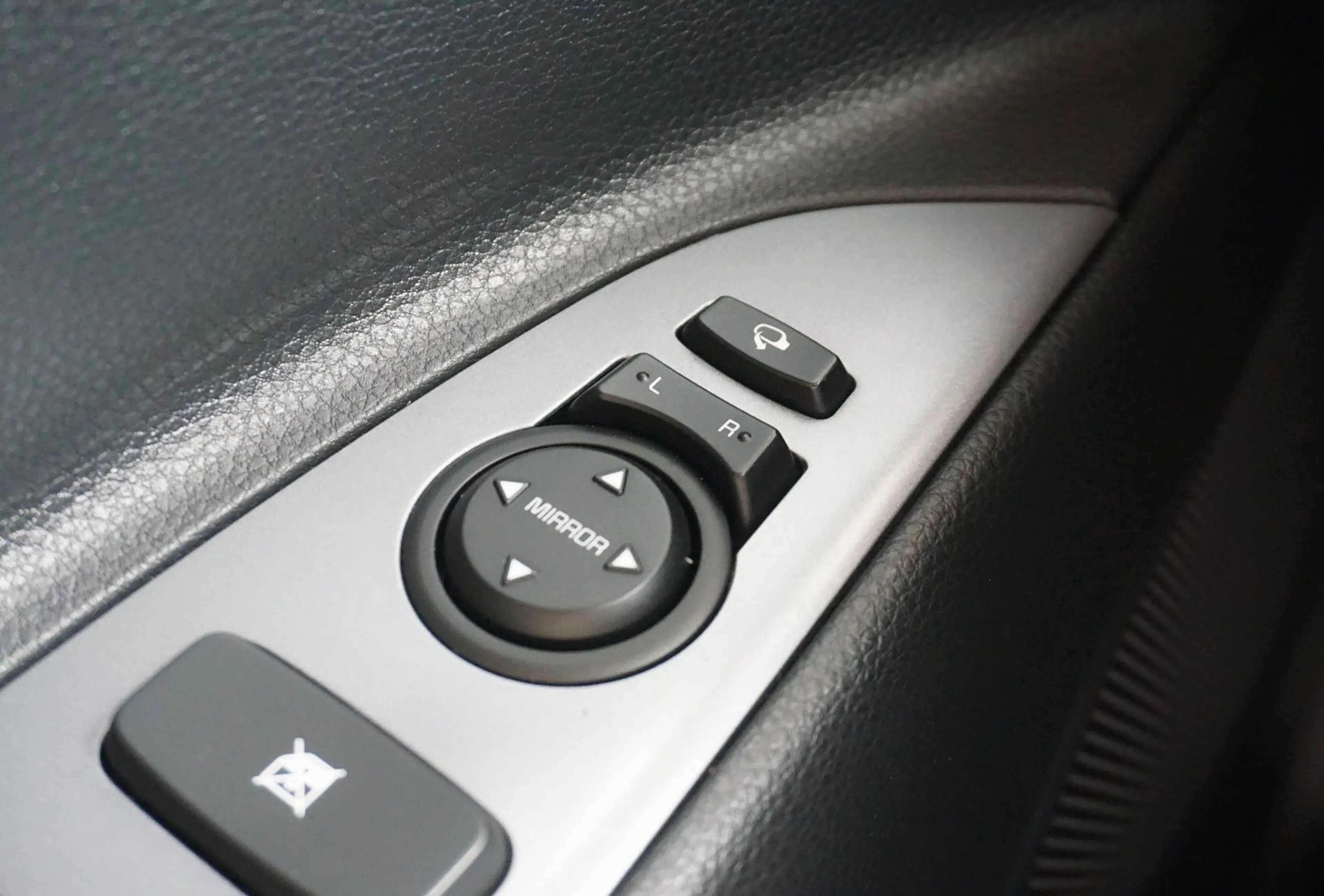 Kia Stonic GT-Line SCHECKHEFT GARANTIE ERST 13000 KM — photo 11