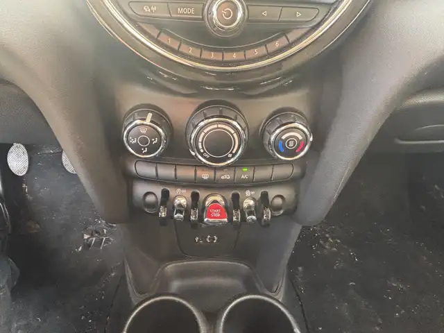 Mini Hatch view 6