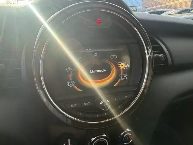 Mini Hatch view 7
