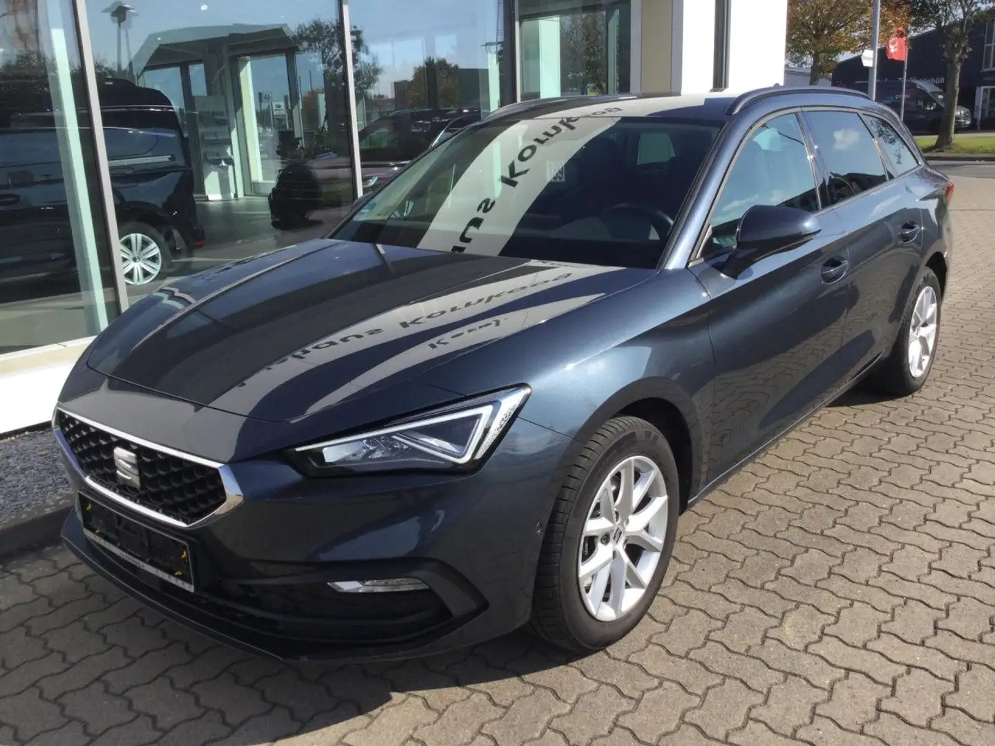 SEAT Leon Sportstourer 2.0 TDI Style DSG AHK Navi e-Kla Gris - 2