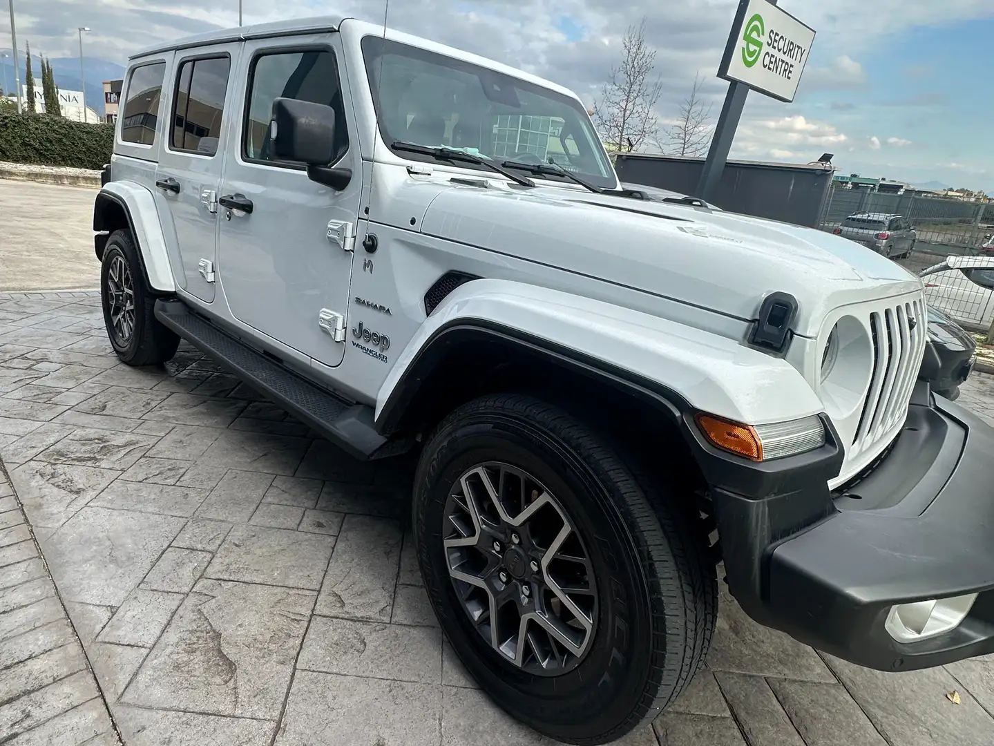 Jeep Wrangler Wrangler IV Unlimited 4xe 2.0 atx phev Sahara Bianco - 2