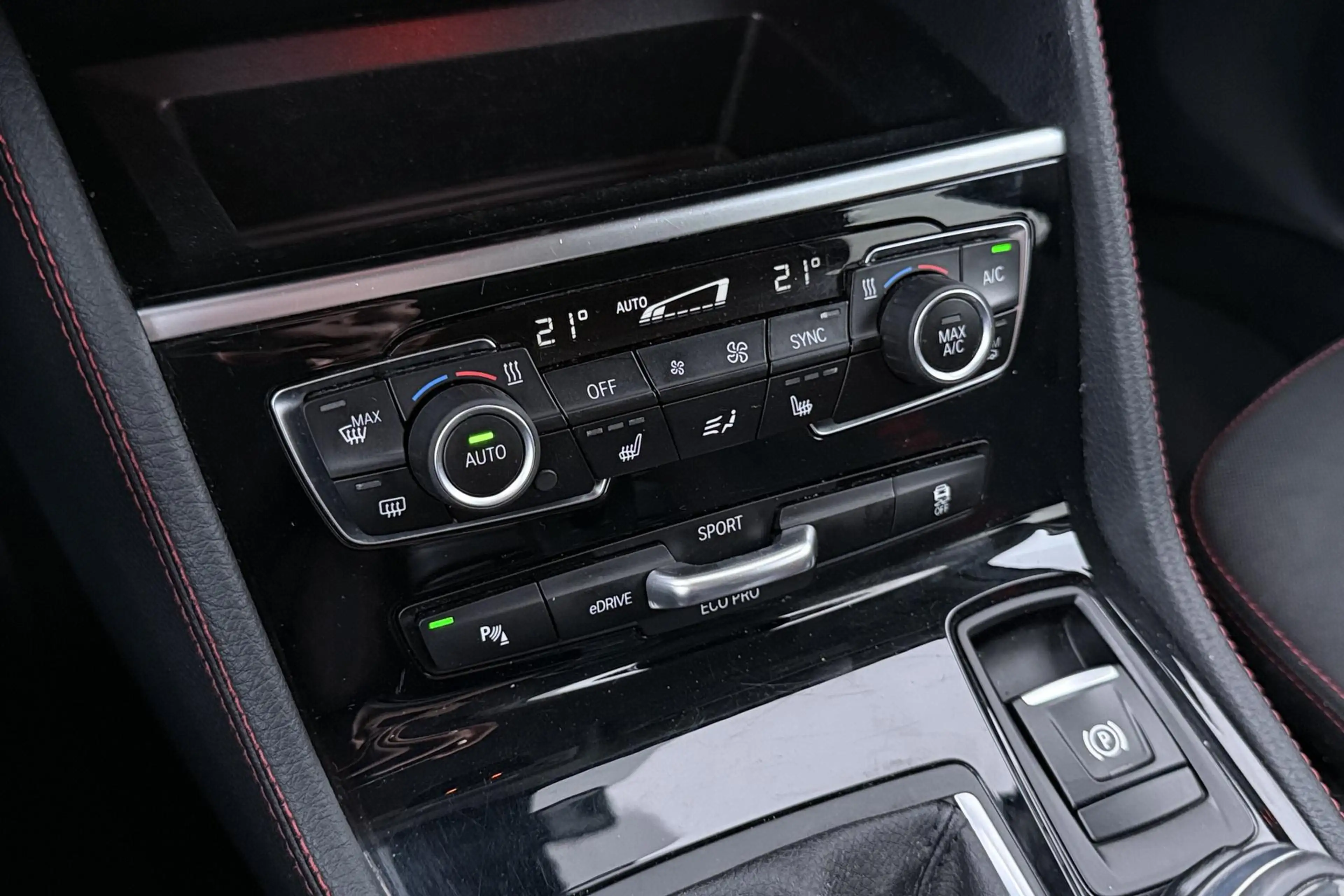 BMW 225 2-serie Active Tourer 225xe Luxury | Head-Up | Cam — photo 27