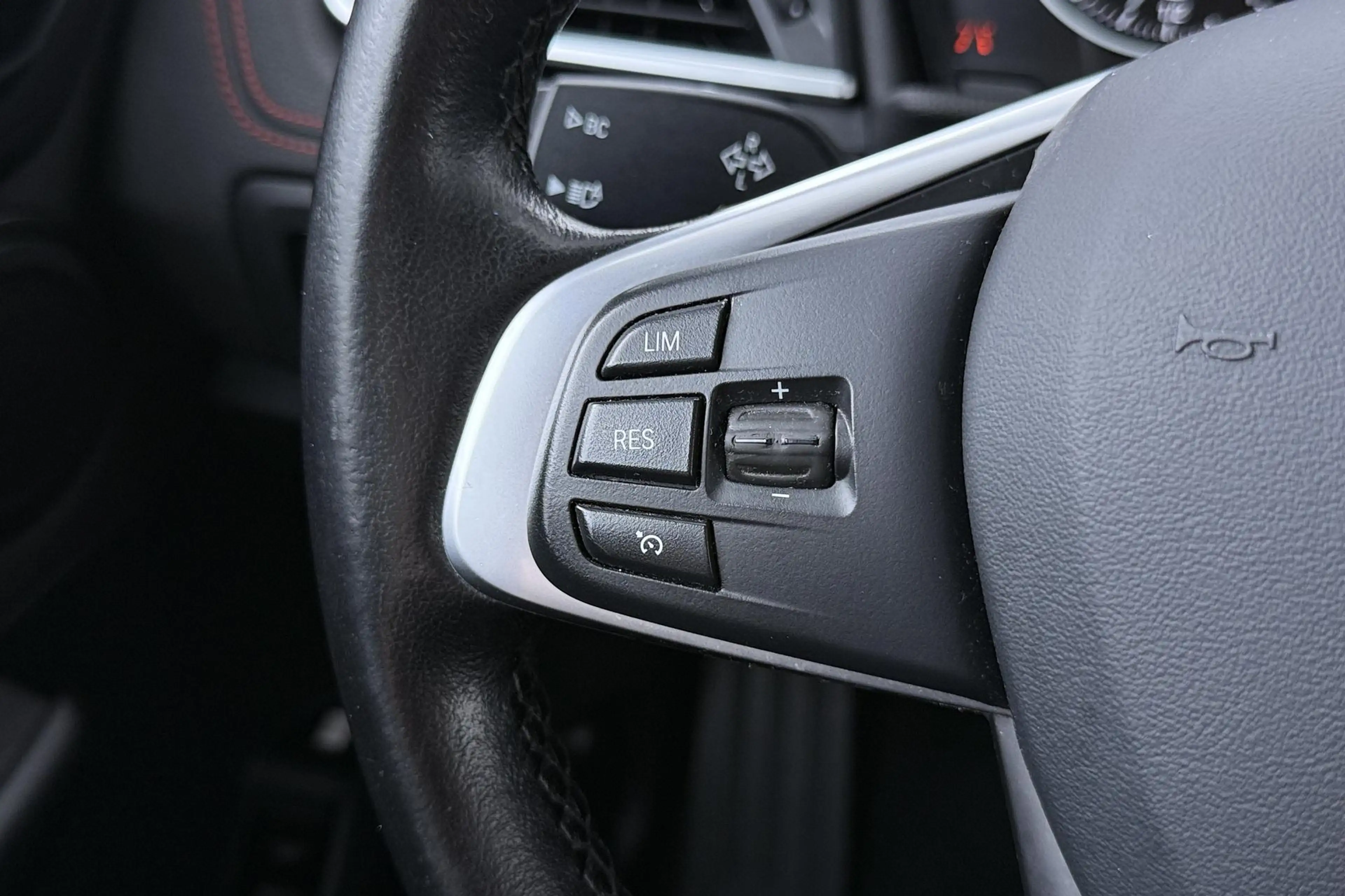 BMW 225 2-serie Active Tourer 225xe Luxury | Head-Up | Cam — photo 31