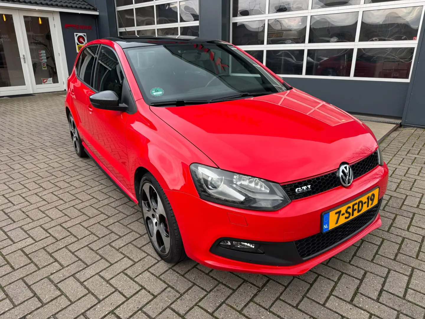 Volkswagen Polo GTI 1.4 TSI / Pano / Carplay / XenonLed / Cruise / Ori Rouge - 2