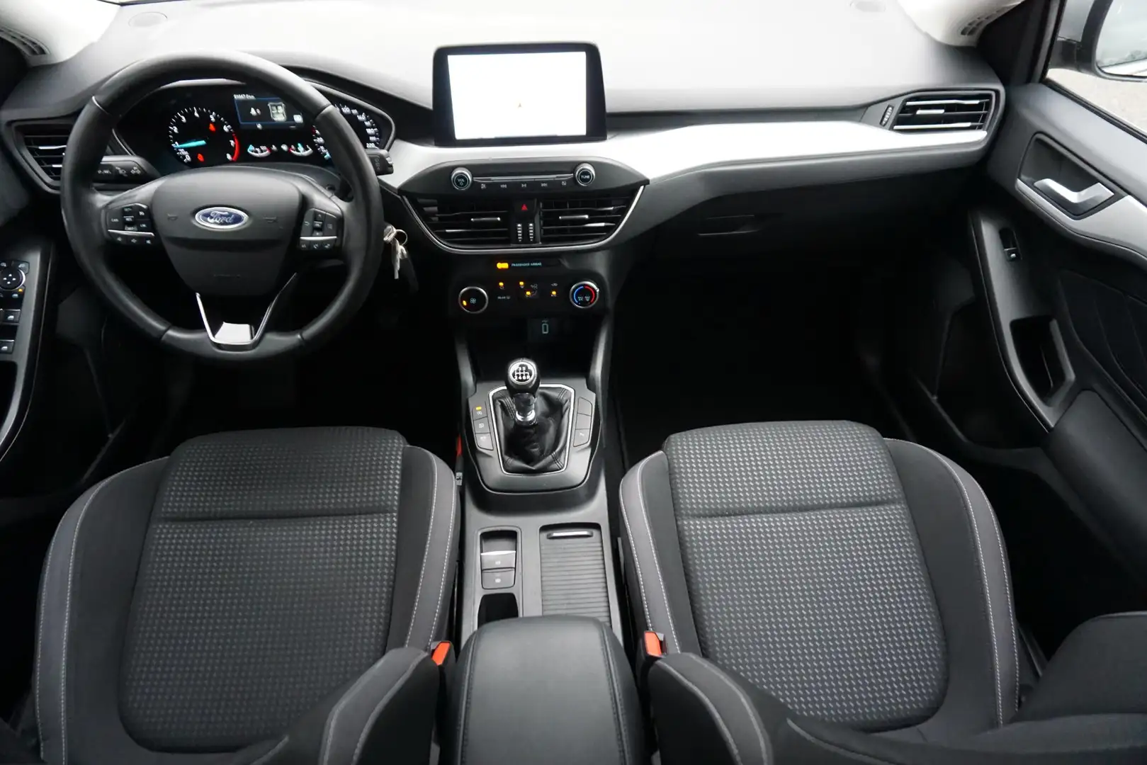 Ford Focus Wagon 1.0 EcoBoost 125PKHybrid Edition Business/Ca Grijs - 2