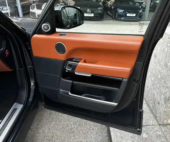Land Rover Range Rover 4,4 SD V8 Autobiography Ansicht 24
