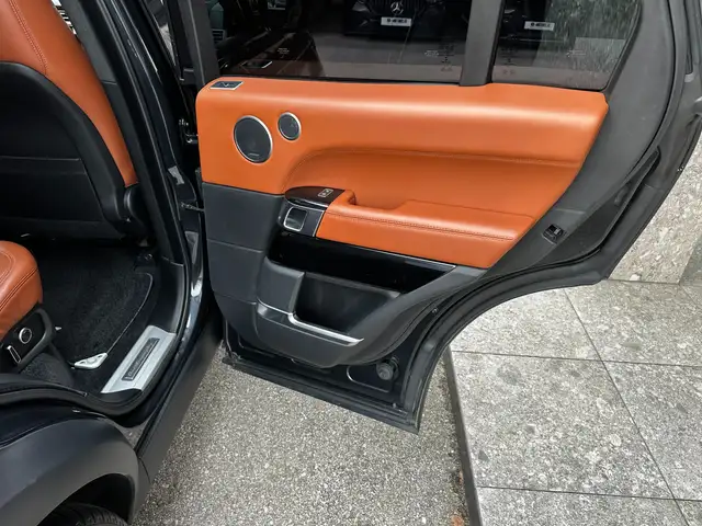 Land Rover Range Rover 4,4 SD V8 Autobiography Ansicht 30