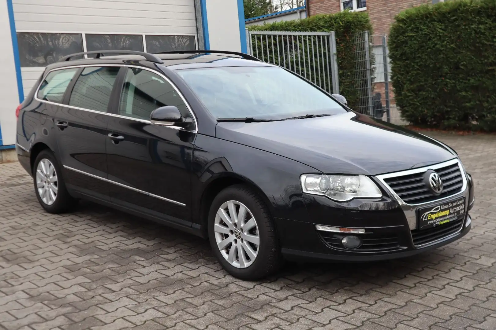 Volkswagen Passat Variant Passat 1.4 TSI Variant/NAVI/XENON/SCHECKH./1.HD Zwart - 1