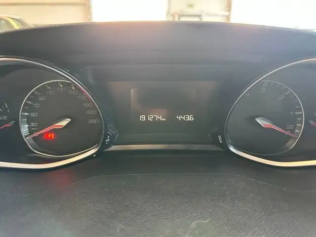 Peugeot 308 view 13