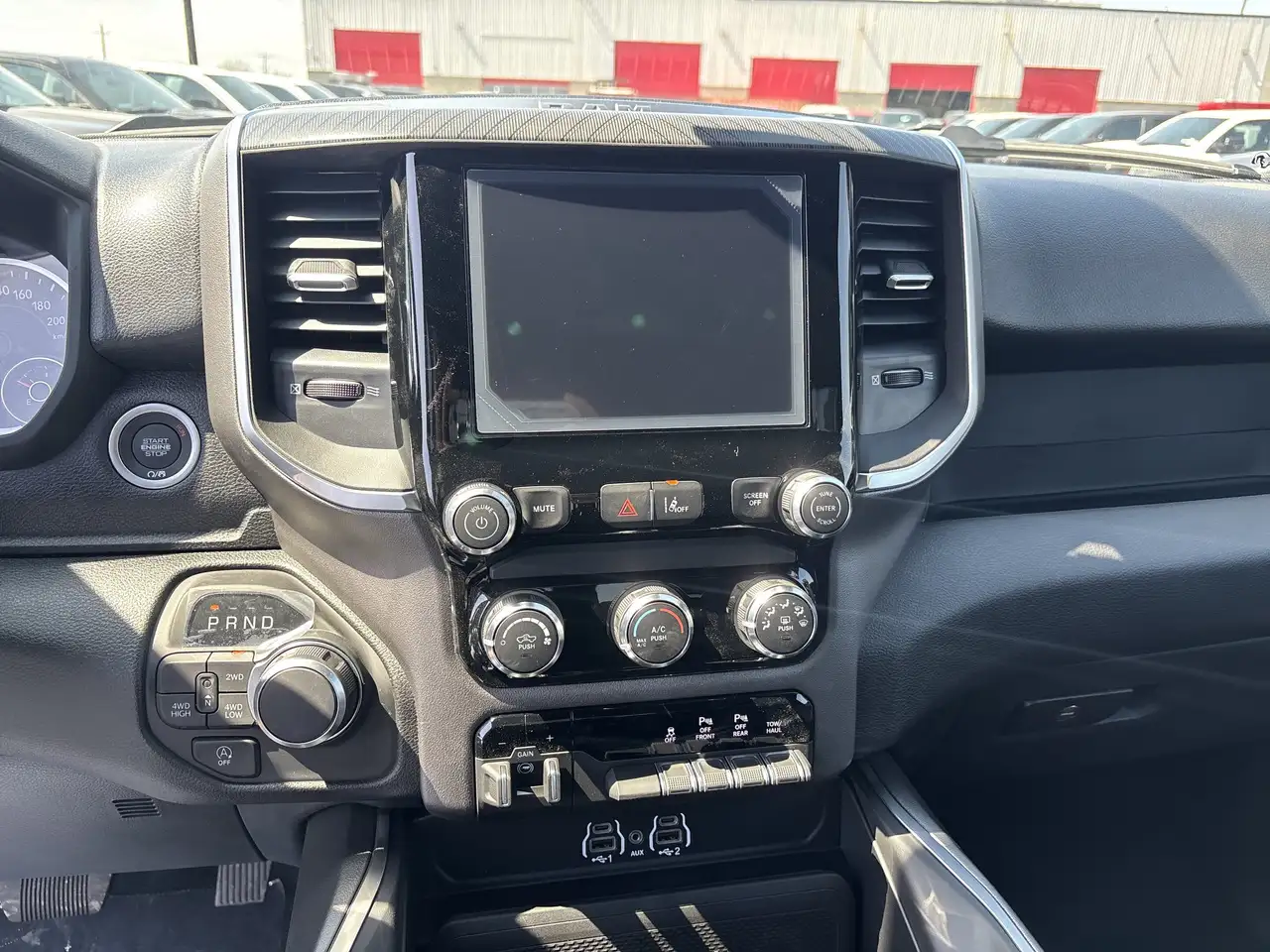 RAM 1500 снимка RAM 1500