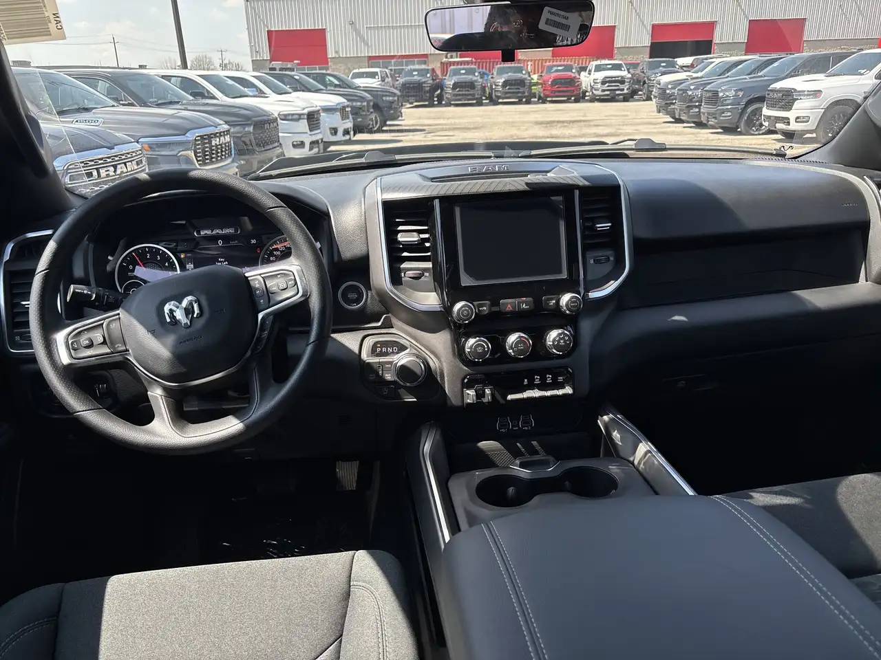 RAM 1500 снимка RAM 1500