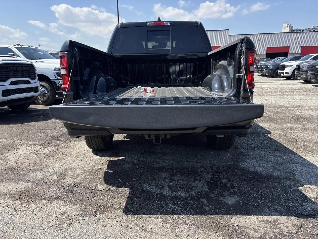 RAM 1500 снимка RAM 1500
