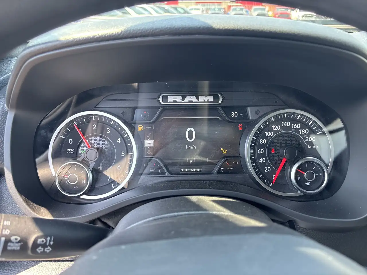 RAM 1500 снимка RAM 1500