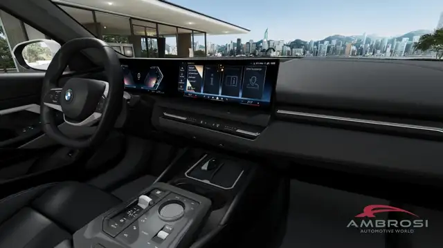 BMW 5 Series view 13