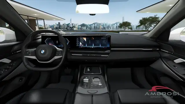 BMW 5 Series view 9