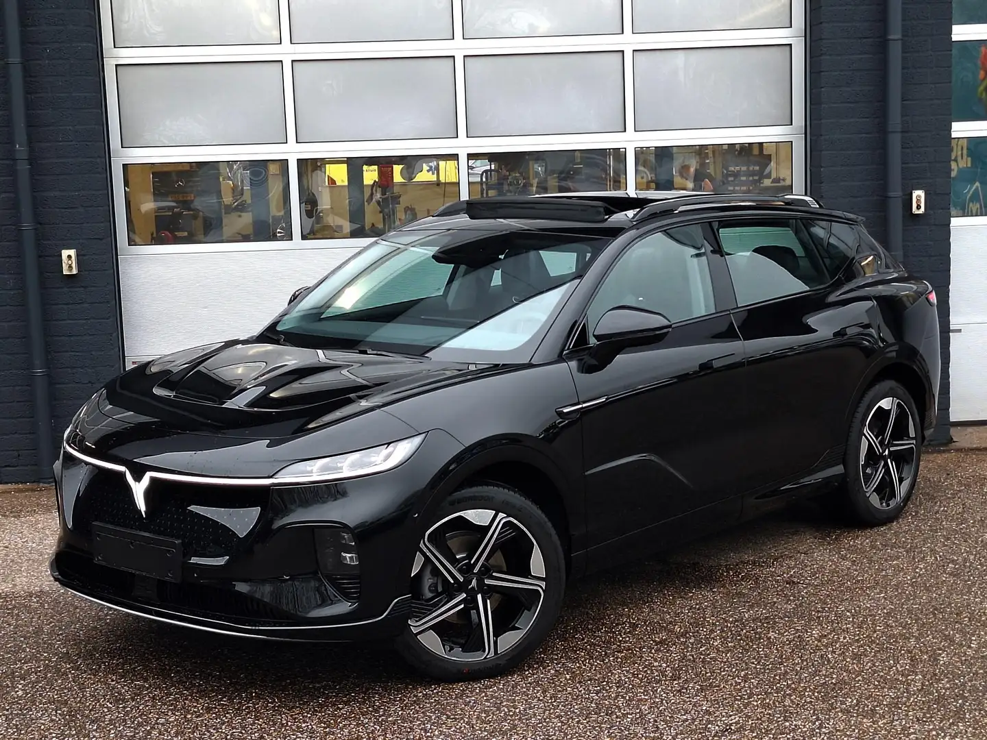 Voyah Courage Business Edition 80 kWh | Schuifdak | 360° camera Schwarz - 2