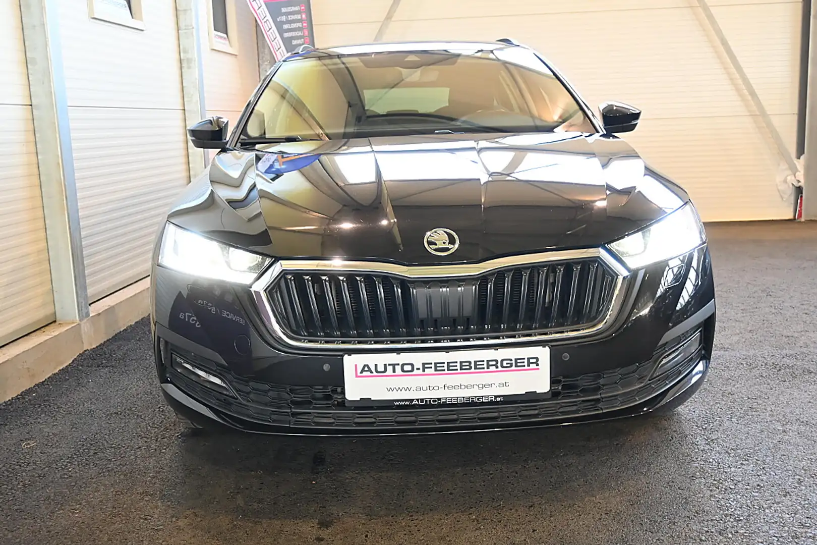 Skoda Octavia Kombi,Ambition iV1,4 Aut,ACC,LED,18 Zoll,Spurha... Schwarz - 2