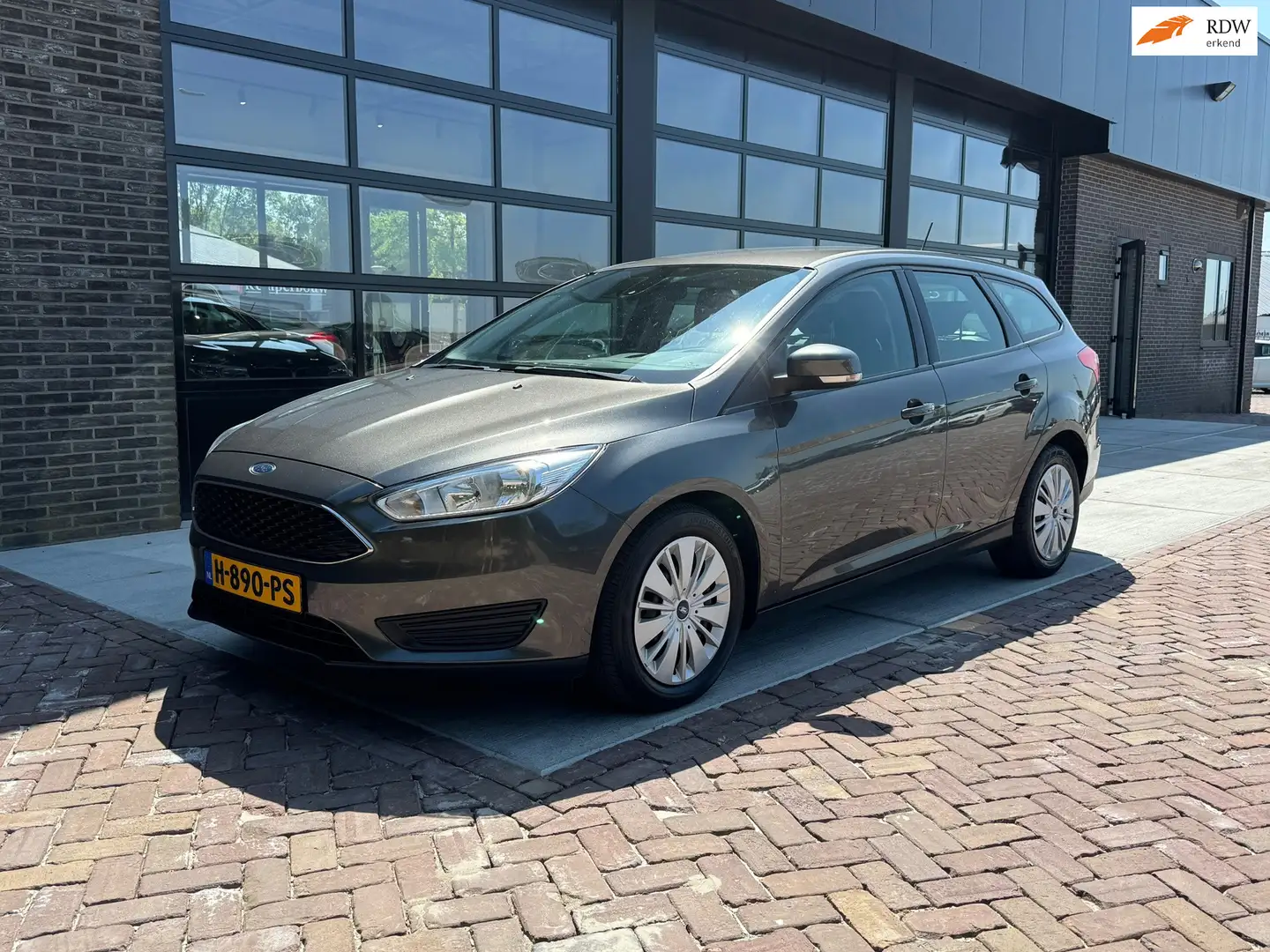 Ford Focus Wagon 1.0 Lease Edition | Airco | Multi functionee Grau - 1