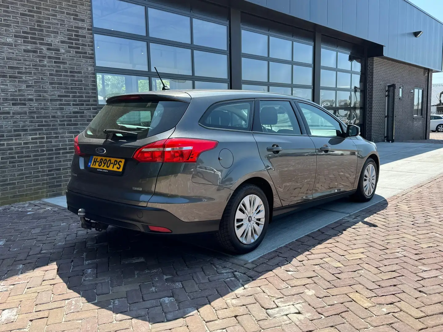 Ford Focus Wagon 1.0 Lease Edition | Airco | Multi functionee Grau - 2