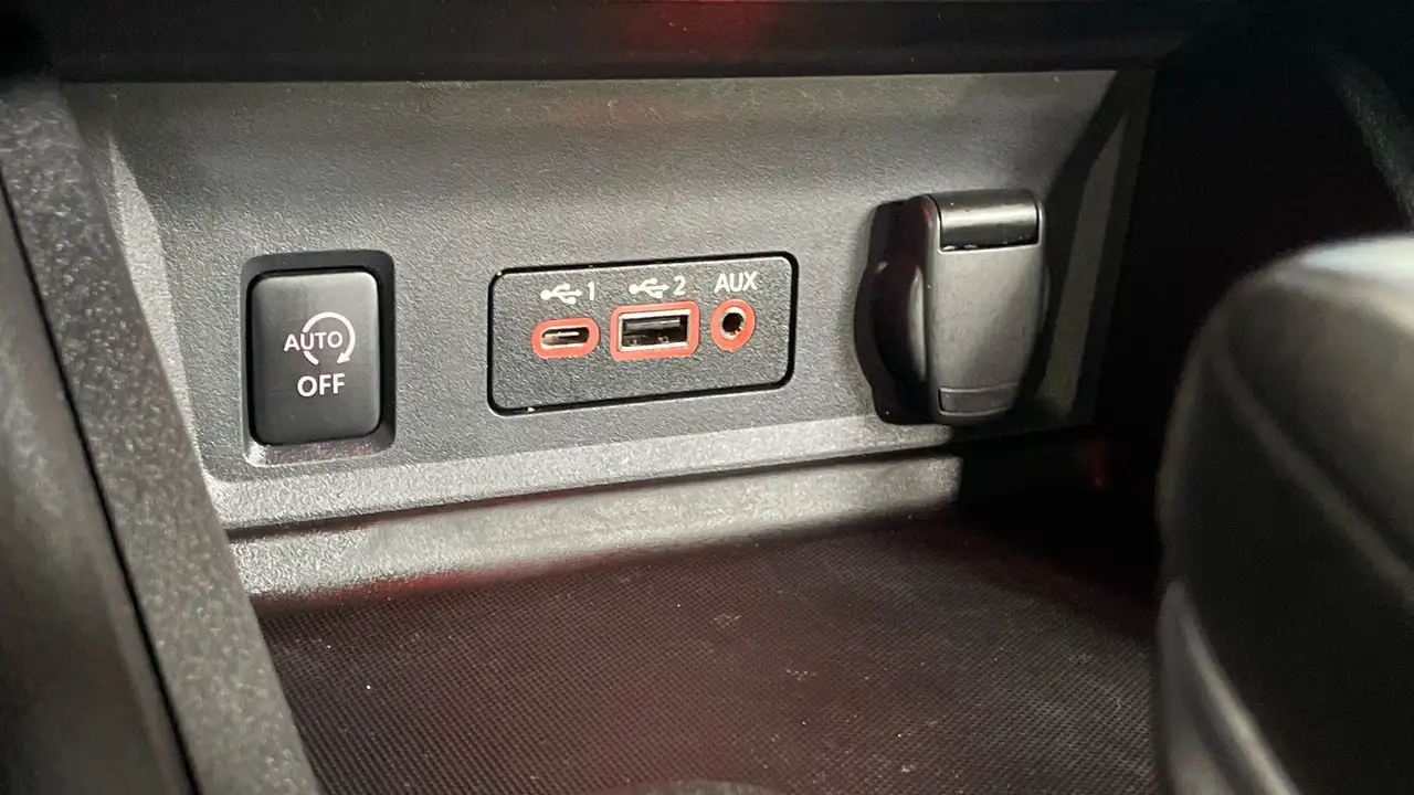 Nissan Sentra снимка Nissan Sentra