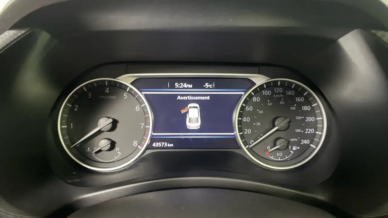 Nissan Sentra снимка Nissan Sentra