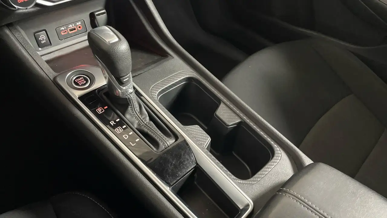 Nissan Sentra снимка Nissan Sentra