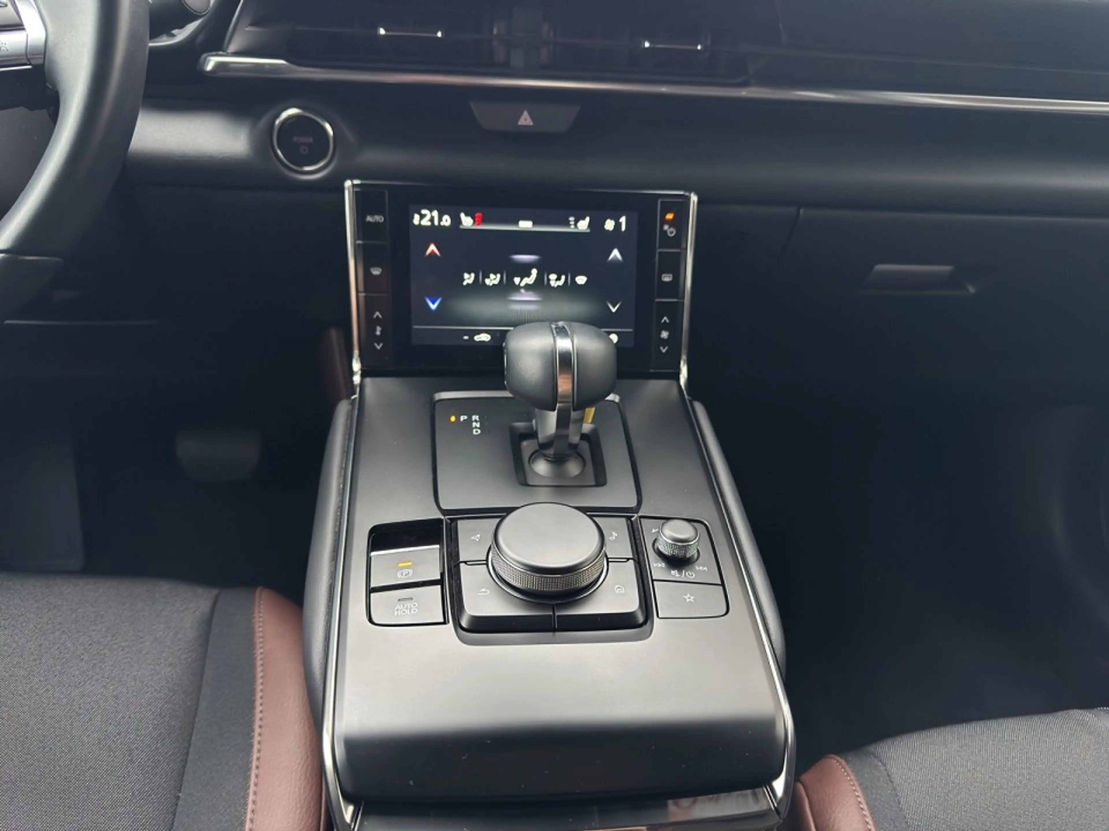 Mazda MX-30 35,5 kWh e-SKYACTIV EV 145 PS Advantage — photo 11