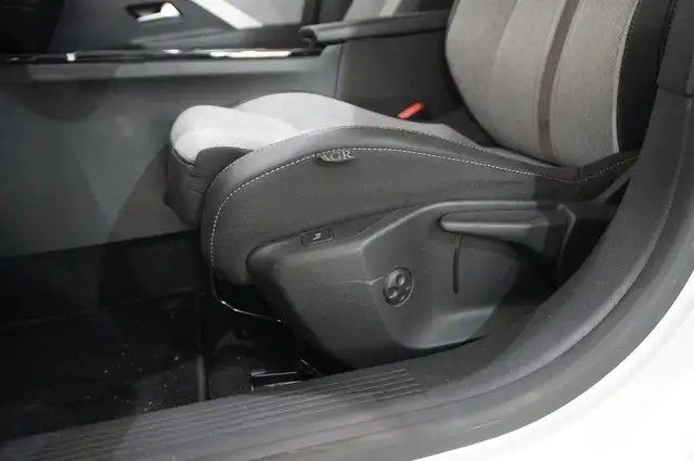 Opel Astra view 14