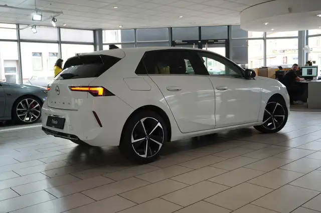 Opel Astra view 9