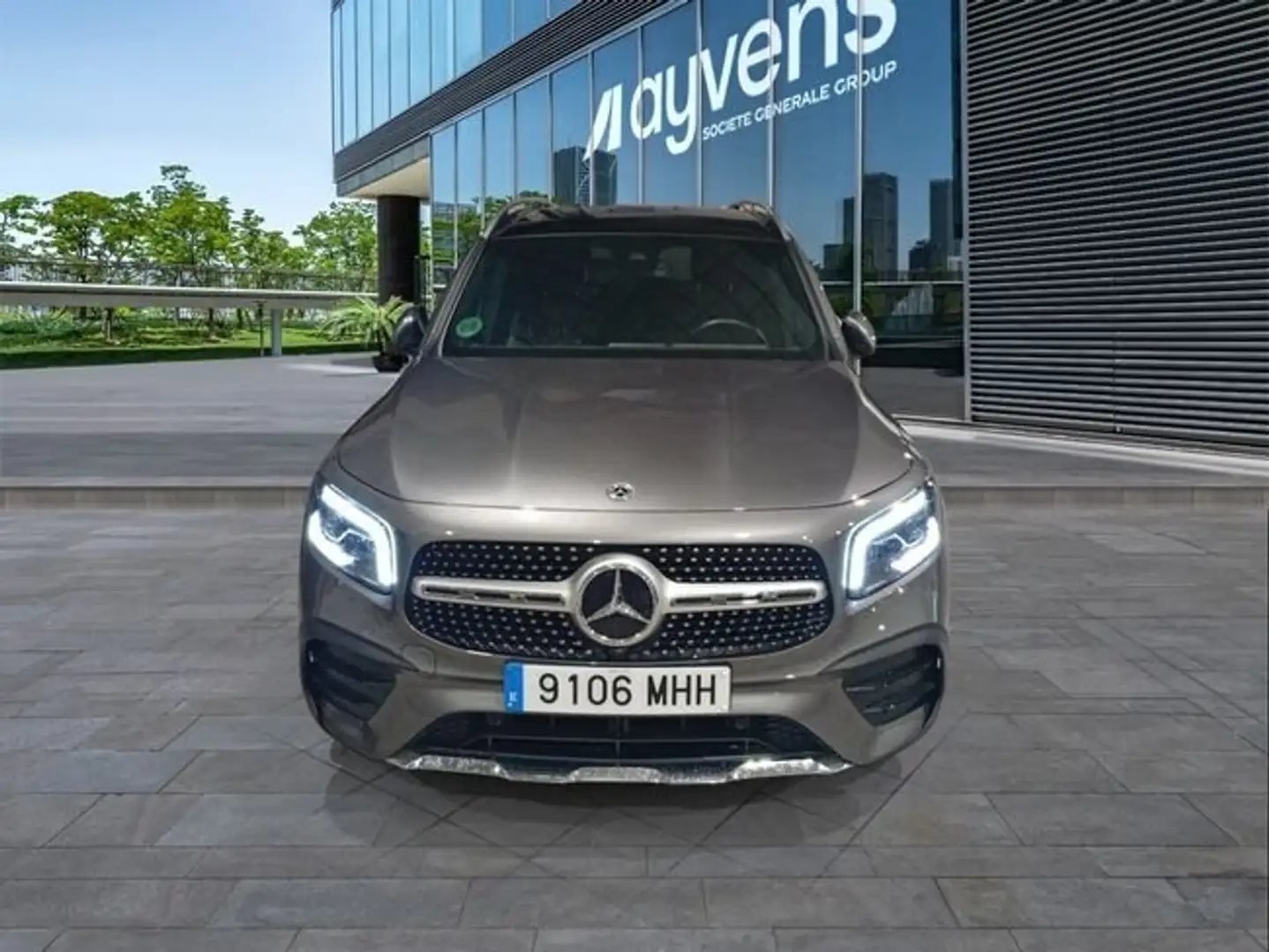 Mercedes-Benz GLB 200 d Gris - 2