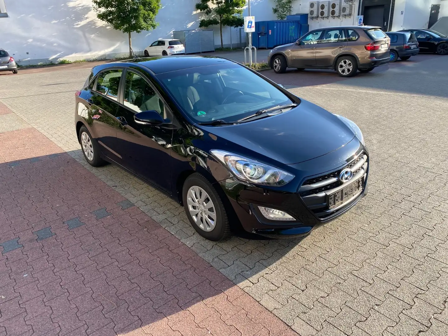 Hyundai i30 1.6/Navi/Kamera/LED Noir - 2