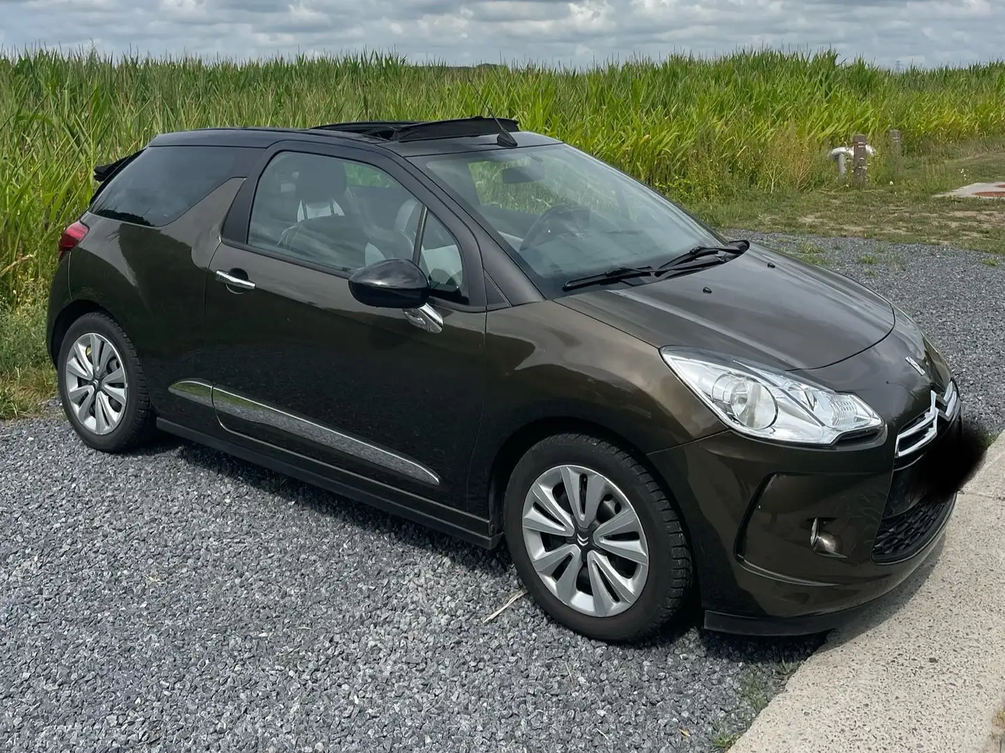 Citroen DS3 DS3 Cabrio Pure Tech VTi 82 Chic Brun - 2