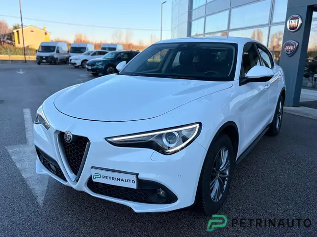 Alfa Romeo Stelvio 2.2 t Business Q4 190cv auto