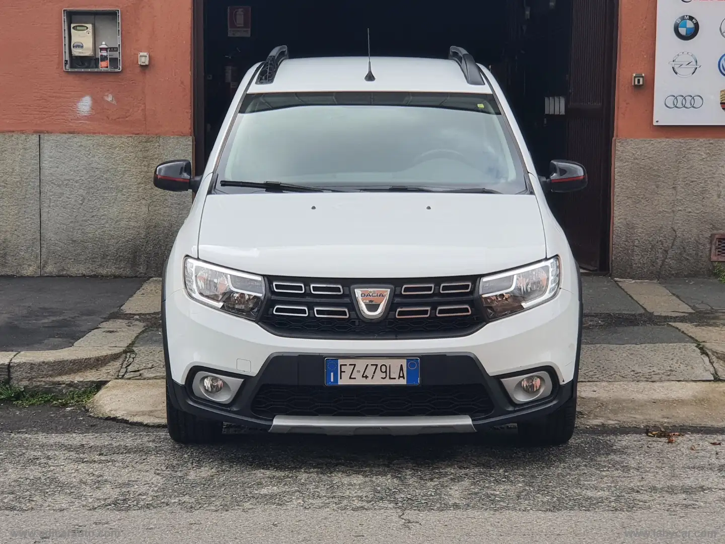 Dacia Sandero Stepway 0.9 TCe 90CV Techroad Alb - 2