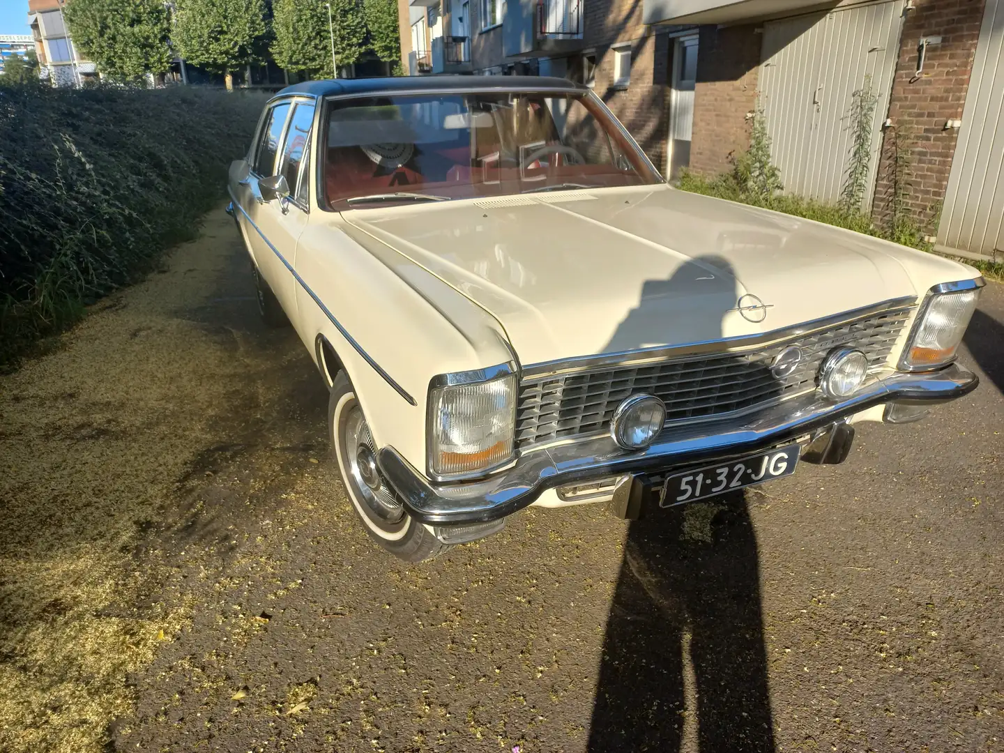 Oldtimer Opel Diplomat Weiß - 1