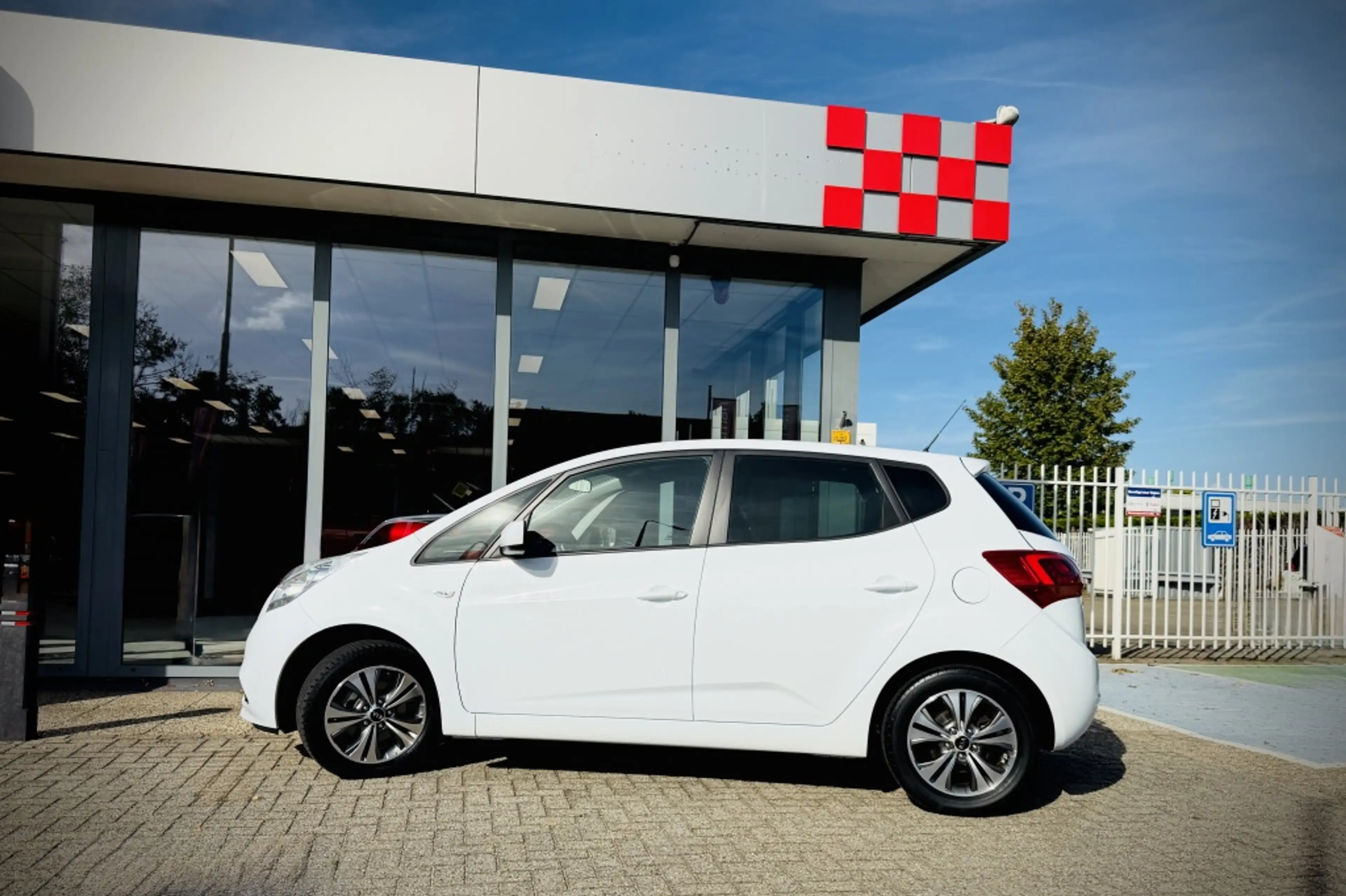 Kia Venga 1.4 CVVT First Edition | CAMERA | CRUISE | CLIMA | — photo 7