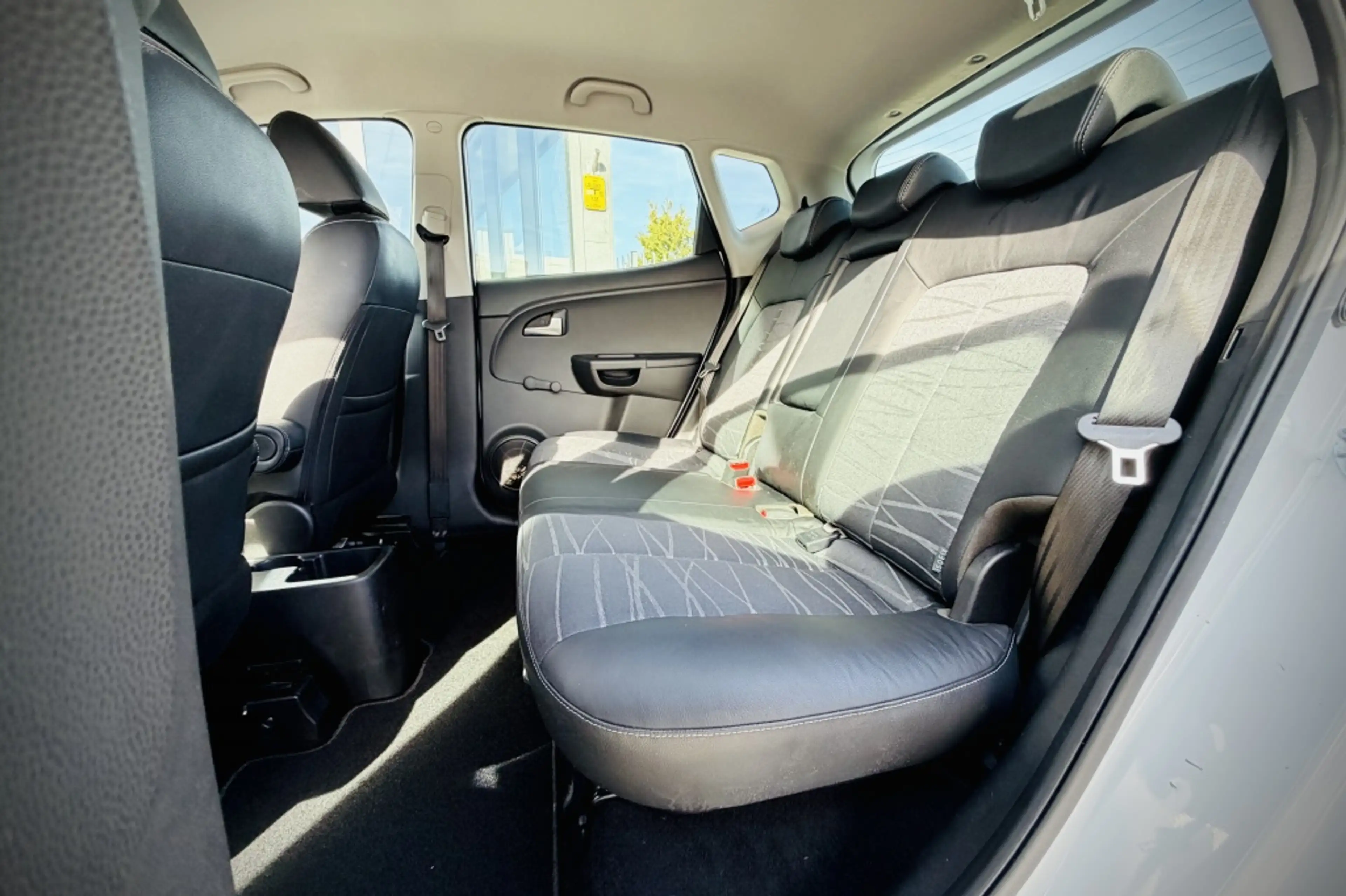 Kia Venga 1.4 CVVT First Edition | CAMERA | CRUISE | CLIMA | — photo 15