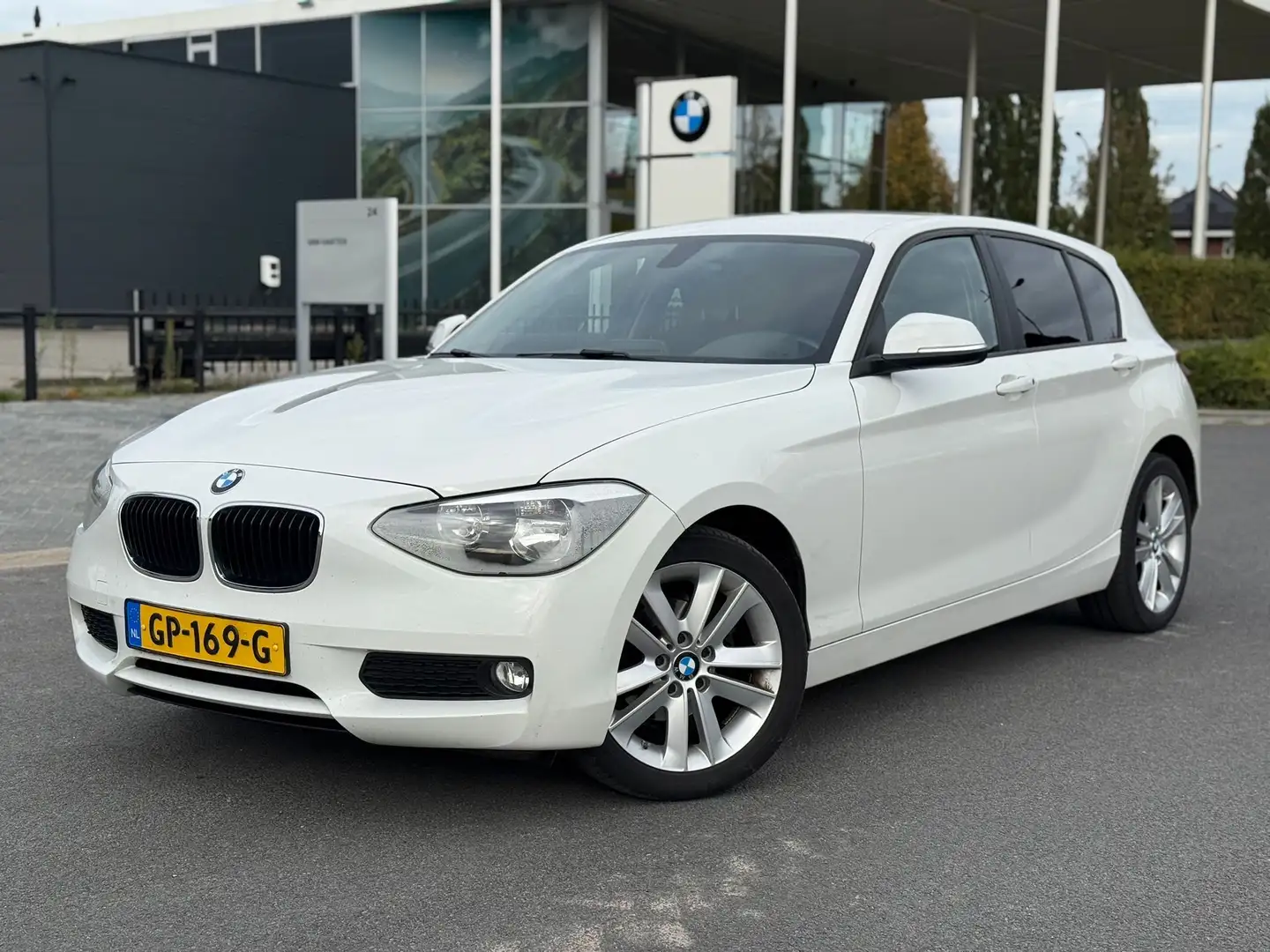 BMW 114 EDE Executive Wit - 1