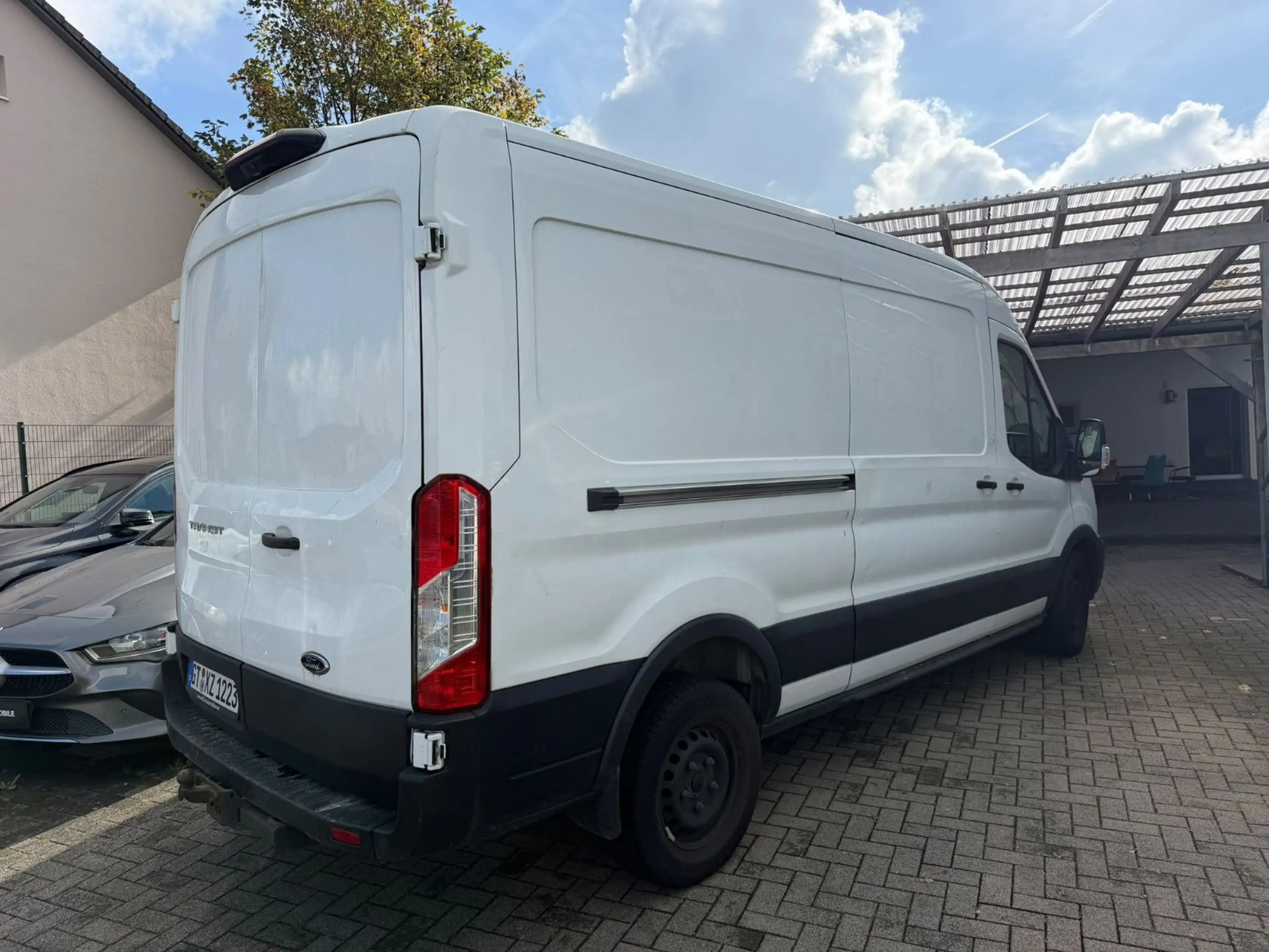 Ford Transit — photo 2