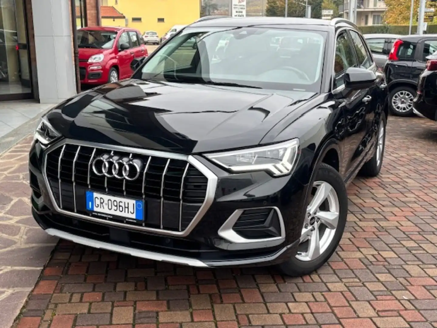 Audi Q3 35 TFSI S tronic Business Advanced Nero - 2