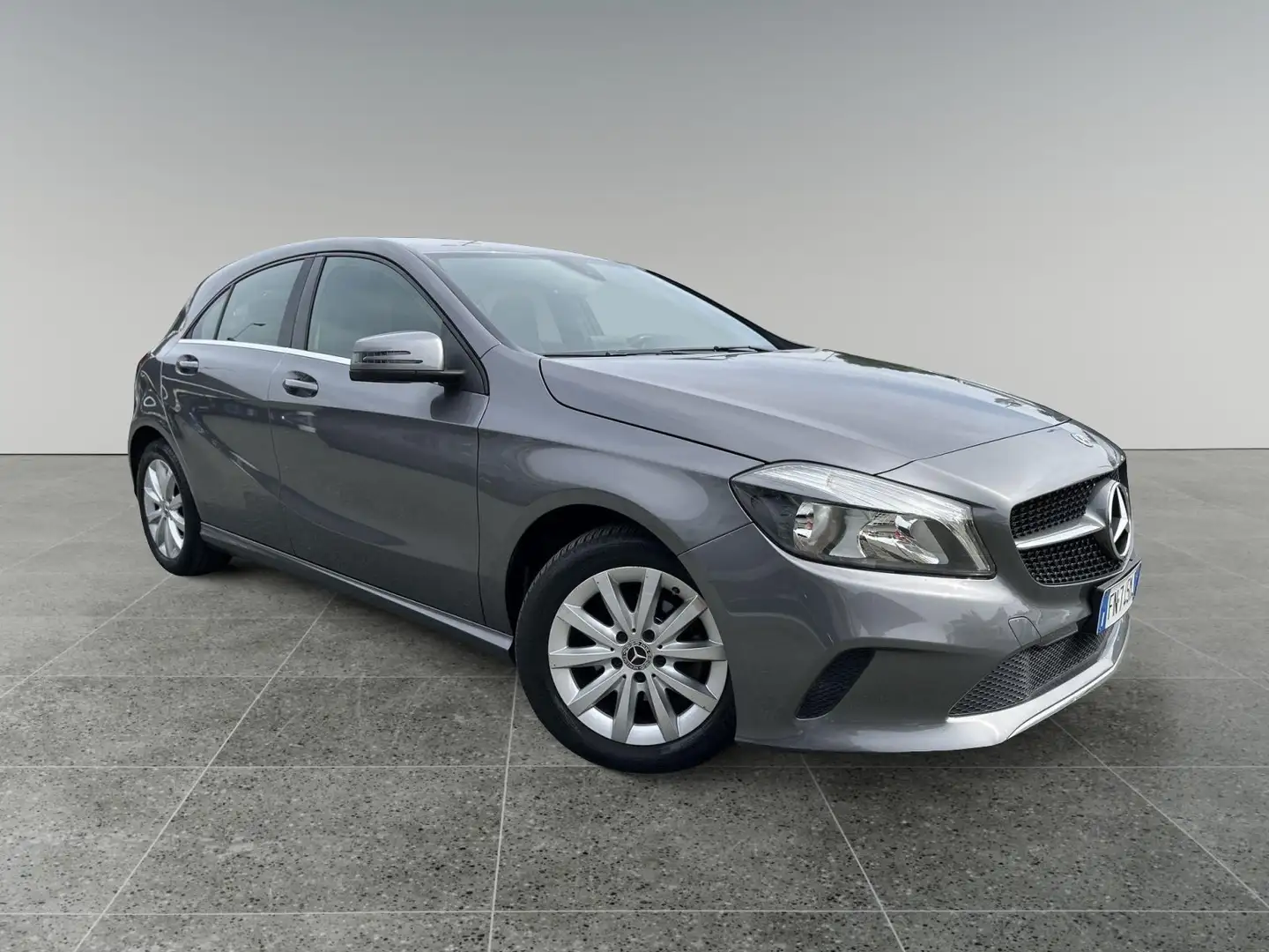 Mercedes-Benz A 180 A 180 d Automatic Business Gris - 1